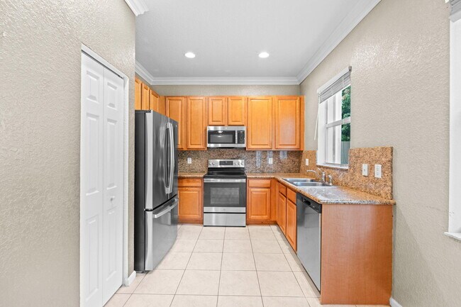 Building Photo - 10779 Paperbark Pl