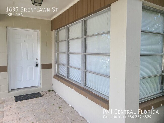 Building Photo - Deltona Bungalow