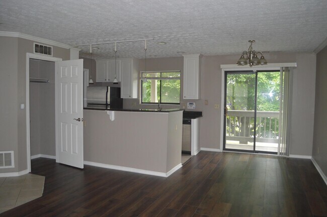 Building Photo - 2744 Greystone Dr