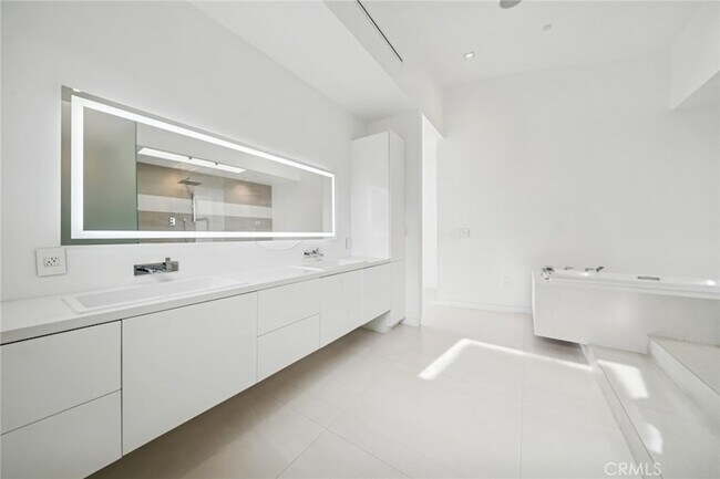 Building Photo - 4607 Perham Rd