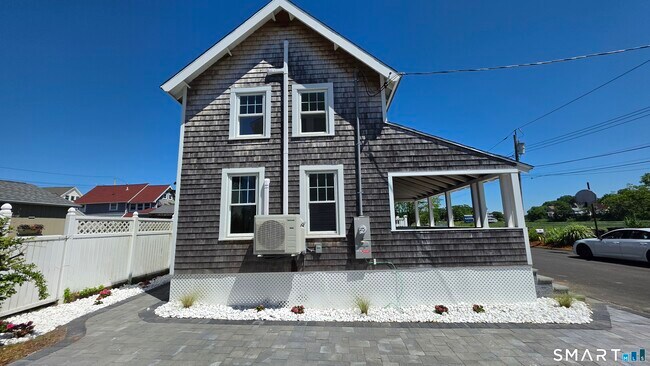 Building Photo - 47 Cosey Beach Ave