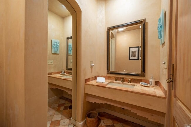 Building Photo - 245 Water St