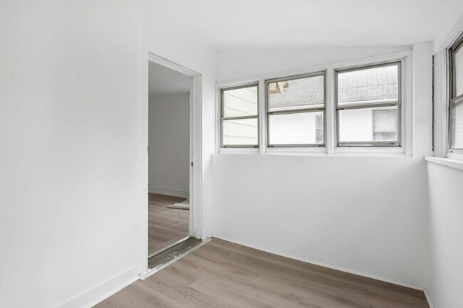 Building Photo - 14608 Alder Ave