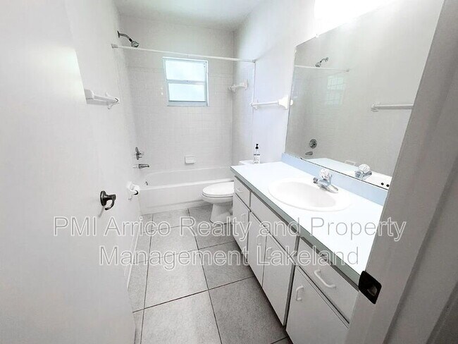 Building Photo - 5721 Manchester Dr W