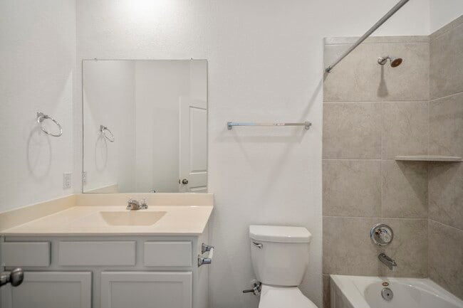 Building Photo - 4903 Chestnut Valley Ln