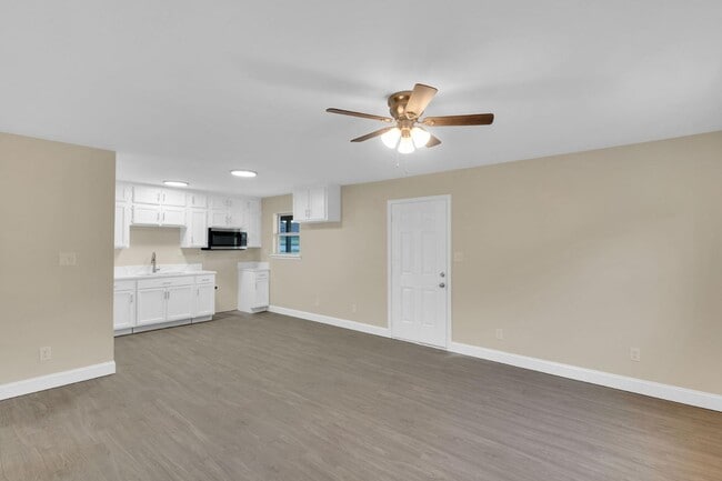 Building Photo - 701 George Hopper Rd