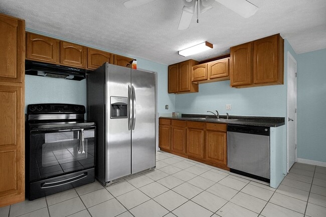 Building Photo - 2138 Sprucefield Dr