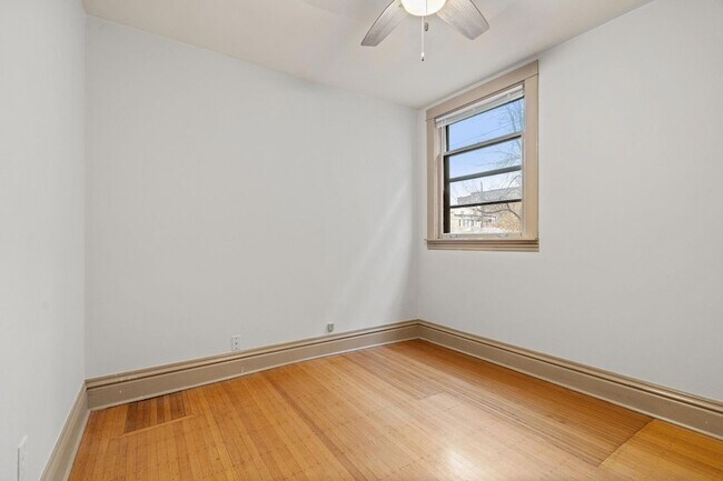 Building Photo - 2744 Fremont Ave S