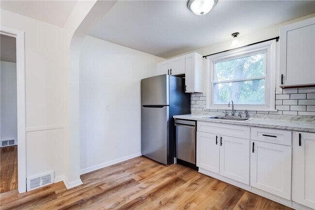 Building Photo - 159 Harwick Rd