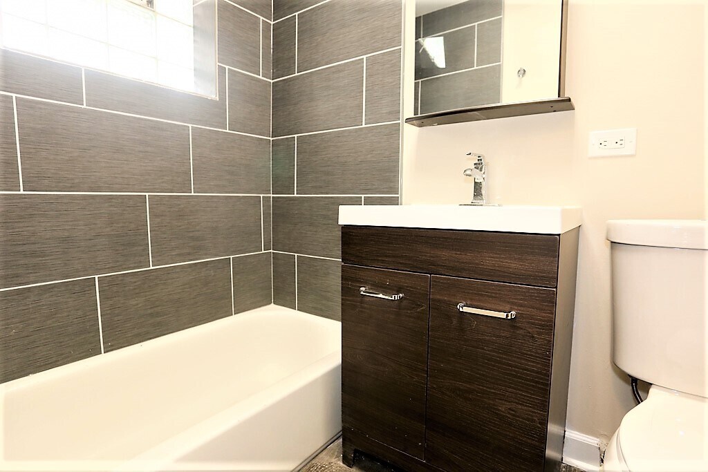 Building Photo - 3844 N Bernard St