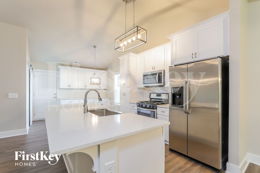 Building Photo - 7030 Lawson Dr