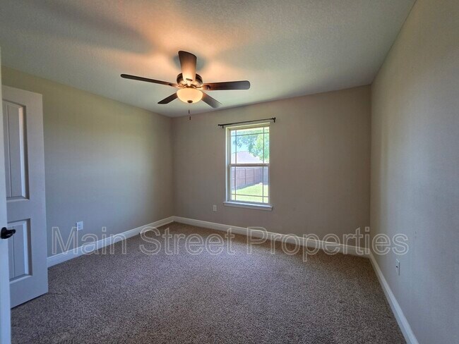 Building Photo - 8839 Longmont Way