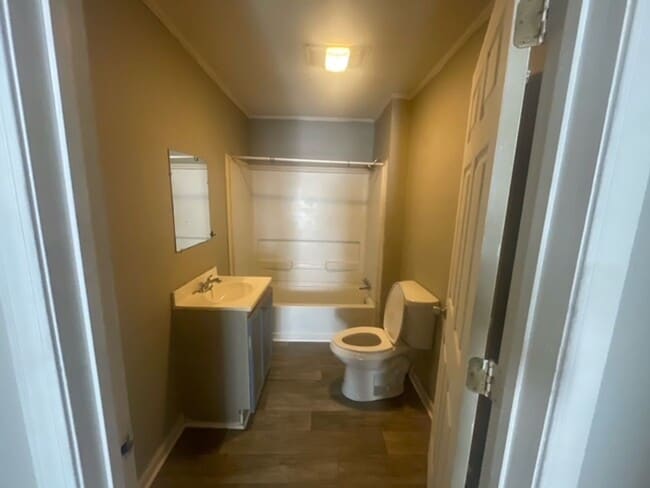 Building Photo - Renovated 2 Bedroom 1.5 Bath Home for Rent!!