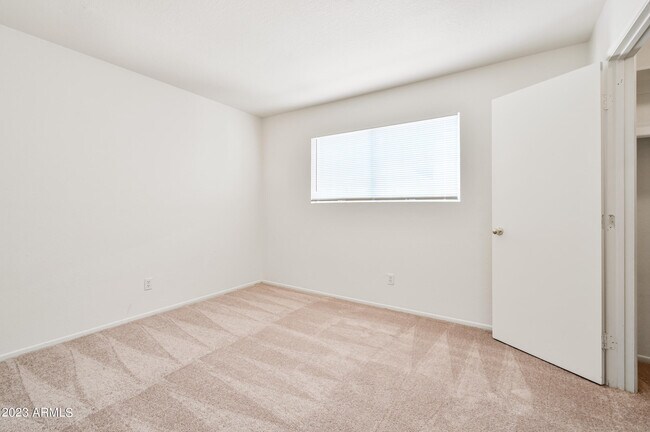 Building Photo - 520 N Stapley Dr