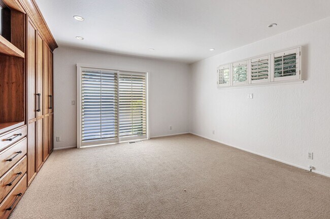 Building Photo - Spacious Saratoga Home with Great Outdoor ...