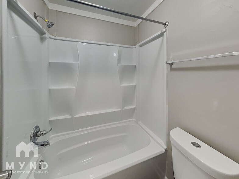 Building Photo - 4574 Summer Creek Cove