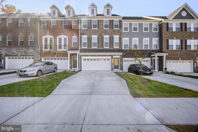 Building Photo - 10864 Foxtrot Cir