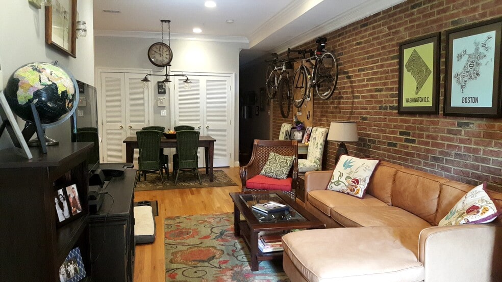 Building Photo - 1626 5th St NW