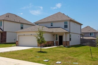 Building Photo - 5 bedroom 2.5 bath home in Bryan