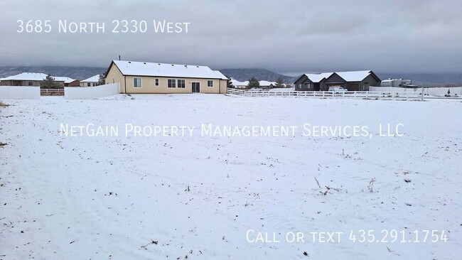 Building Photo - 3685 2330