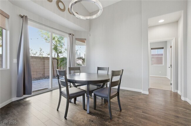 Building Photo - 692 Nathanial Ct