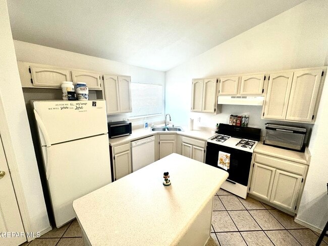 Building Photo - 3549 Mike Godwin Dr