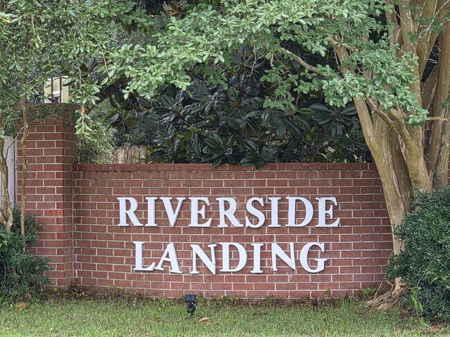 Building Photo - 2789 Riverside Landing Dr