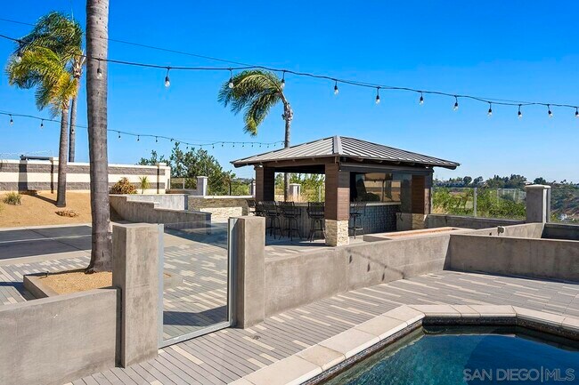 Building Photo - 376 Canyon Ridge Dr