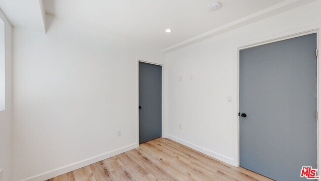 Building Photo - 2304 Hauser Blvd