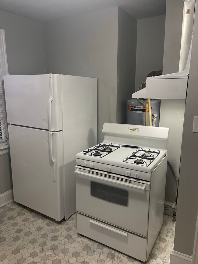 Building Photo - 1707 Dinwiddie Ave