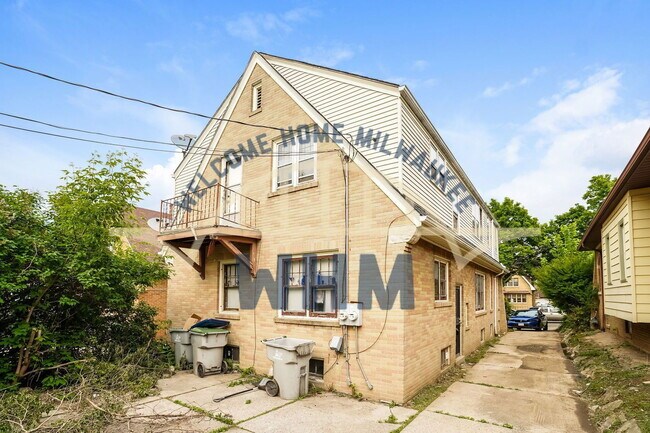 Building Photo - 3015 N 60th St