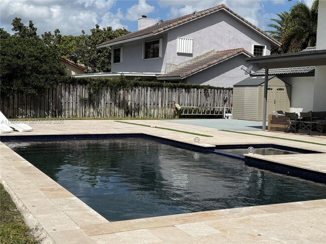 Building Photo - 6951 W Wedgewood Ave