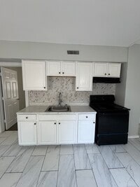 Building Photo - 151 West St