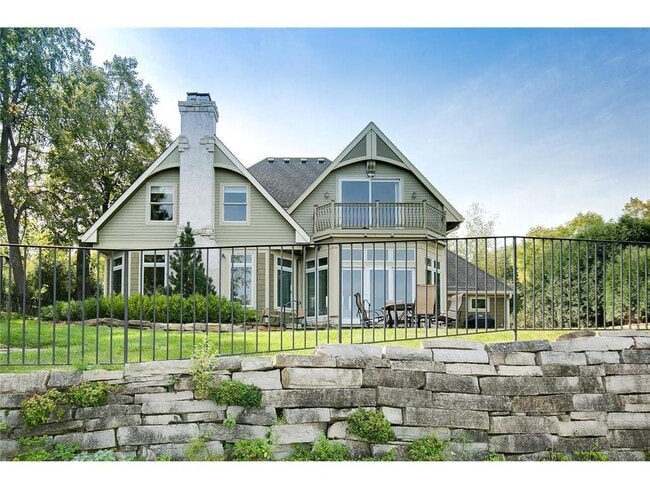 Building Photo - 26170 Birch Bluff Rd