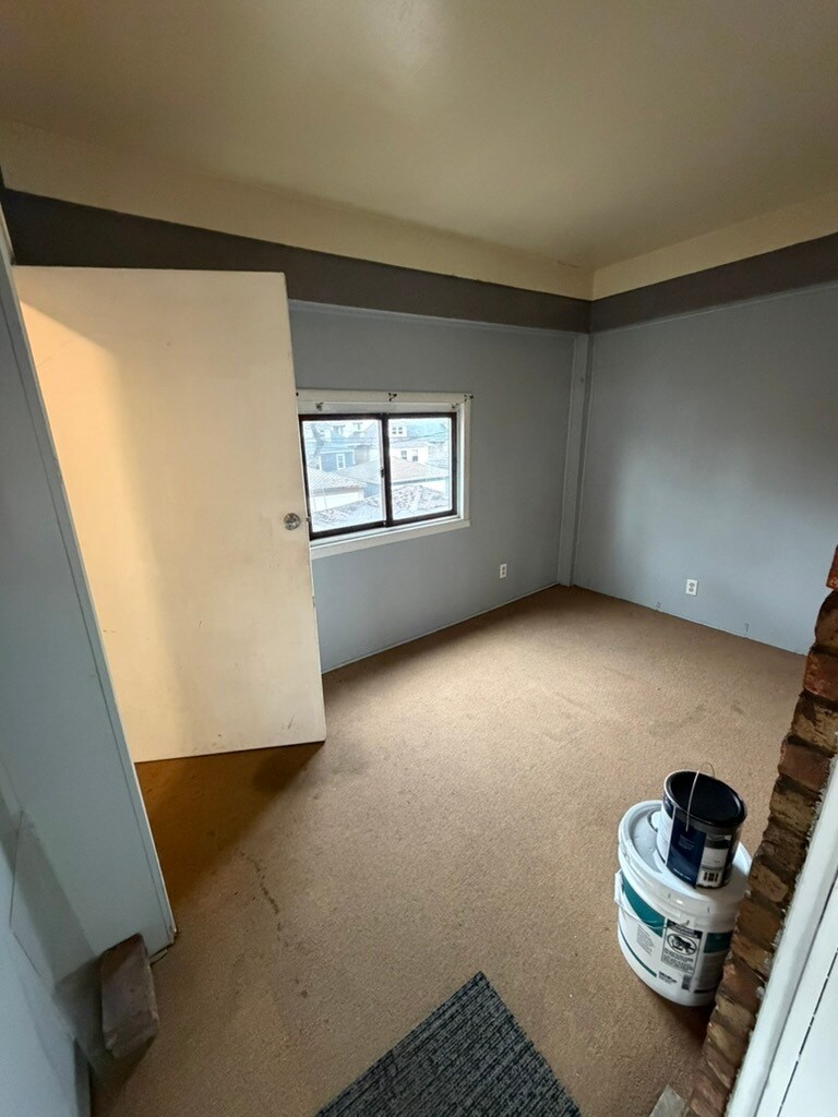 Building Photo - 5058 W Schubert Ave