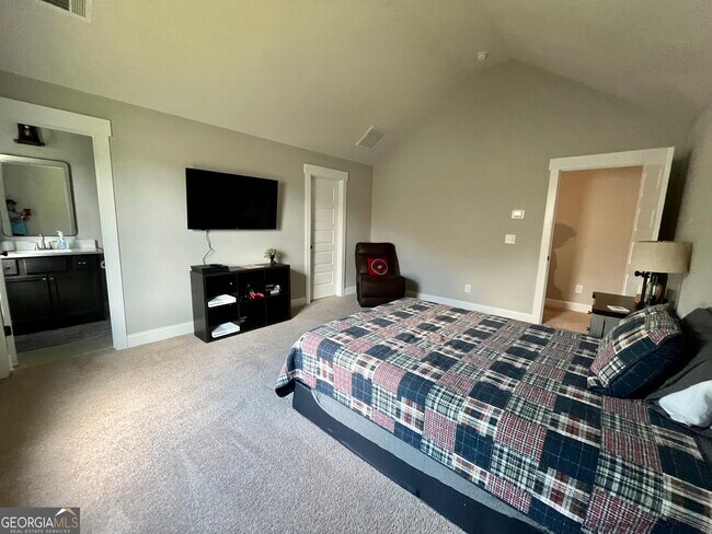 Building Photo - 1180 Legend Dr