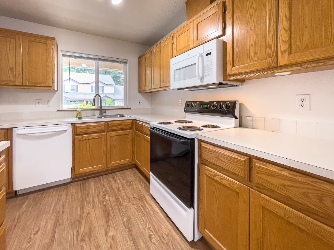 Building Photo - 3468 SE Harvey St