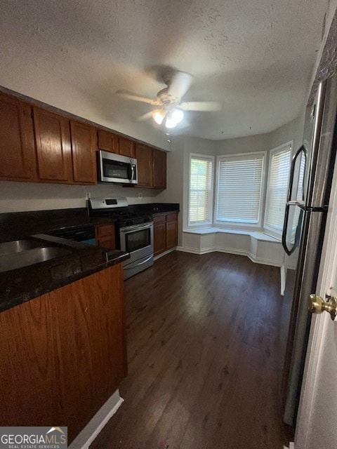 Building Photo - 6420 Pinebark Way