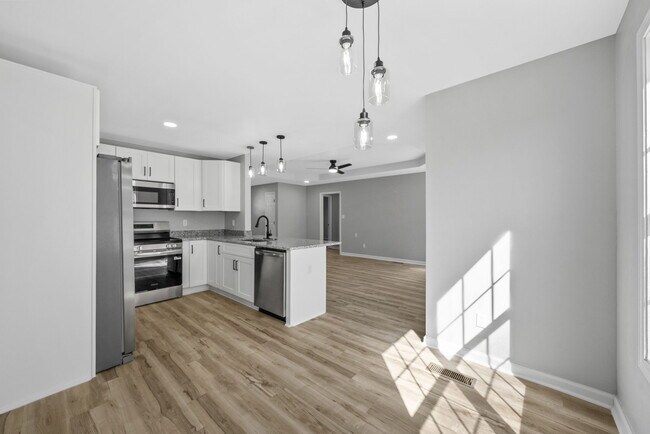 Building Photo - 8635 Kingman Ct