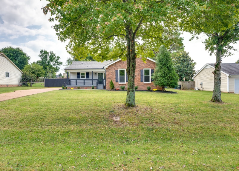 Building Photo - 520 Riverview Dr