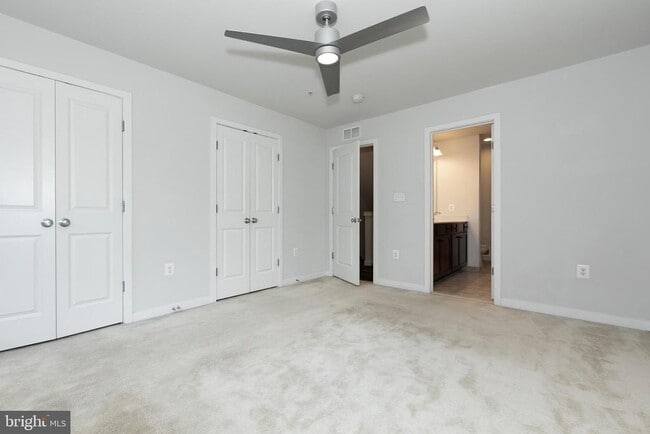 Building Photo - 12731 Vuillard St