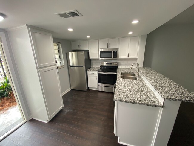 Building Photo - Available in Mid-March- Remodeled 2 Bedroo...