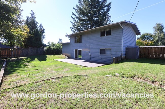 Building Photo - NE 164th Ave - Gresham 4 bedroom home with...