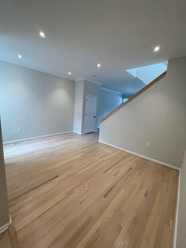 Building Photo - 3131 11th St NW