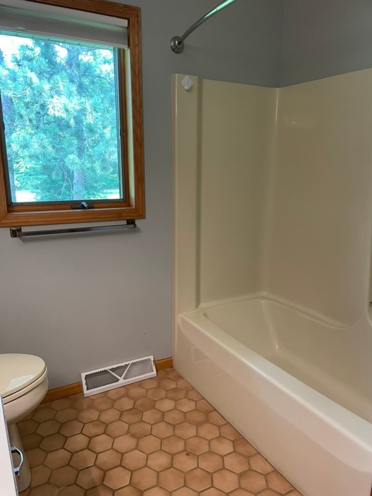 Building Photo - 421 County Road UU