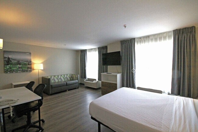 Building Photo - Furnished Studio-Albuquerque - Rio Rancho Blvd.