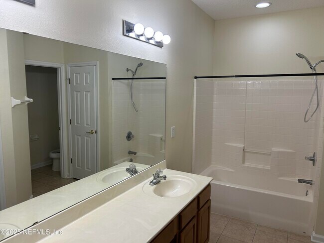 Building Photo - 352 Wooded Crossing Cir