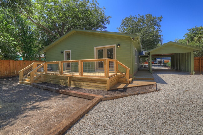 Building Photo - 1017 W Martin Luther King Dr