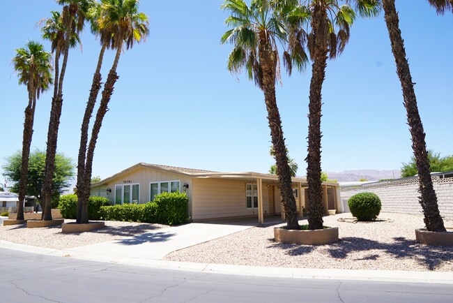 Primary Photo - 38381 Poppet Canyon Dr