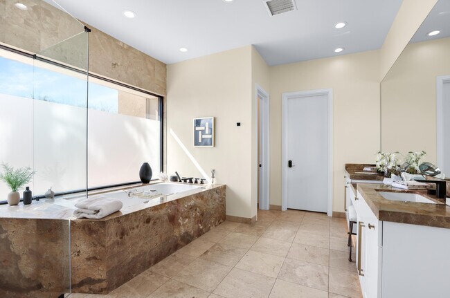 Building Photo - 1 Seclude Ct